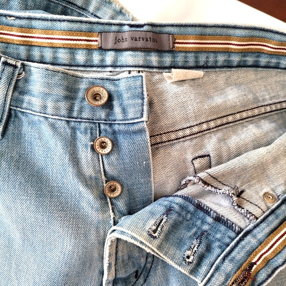 John Varvatos Men's Stonewashed Jeans - Picture 4 of 7